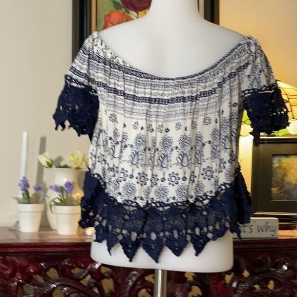 Love J floral Crop top - Picture 3 of 5